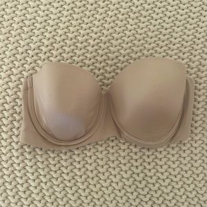 Strapless bra nude